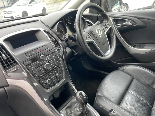 2013 Vauxhall Astra 1.6i 16V Elite 5dr