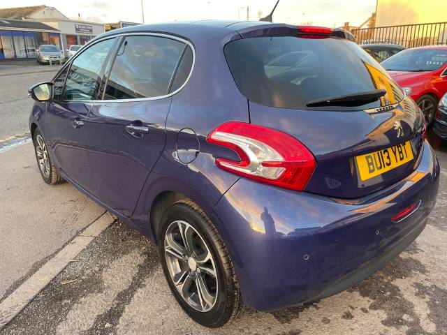 2013 Peugeot 208 1.4 HDi Intuitive 5dr