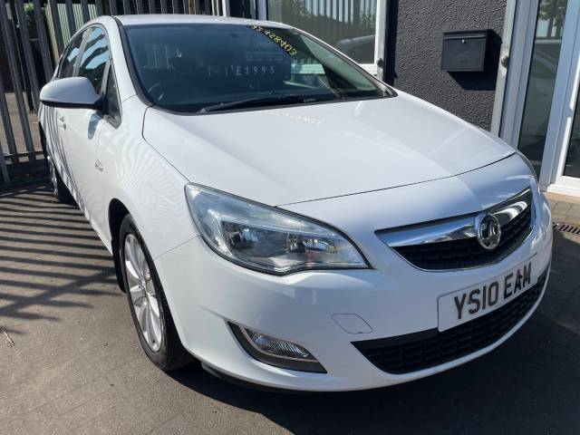 Vauxhall Astra 1.6i 16V Exclusiv 5dr Hatchback Petrol White